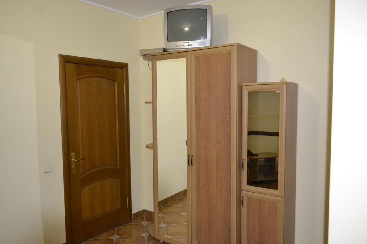 Hotel Rava-Ruska Extérieur photo