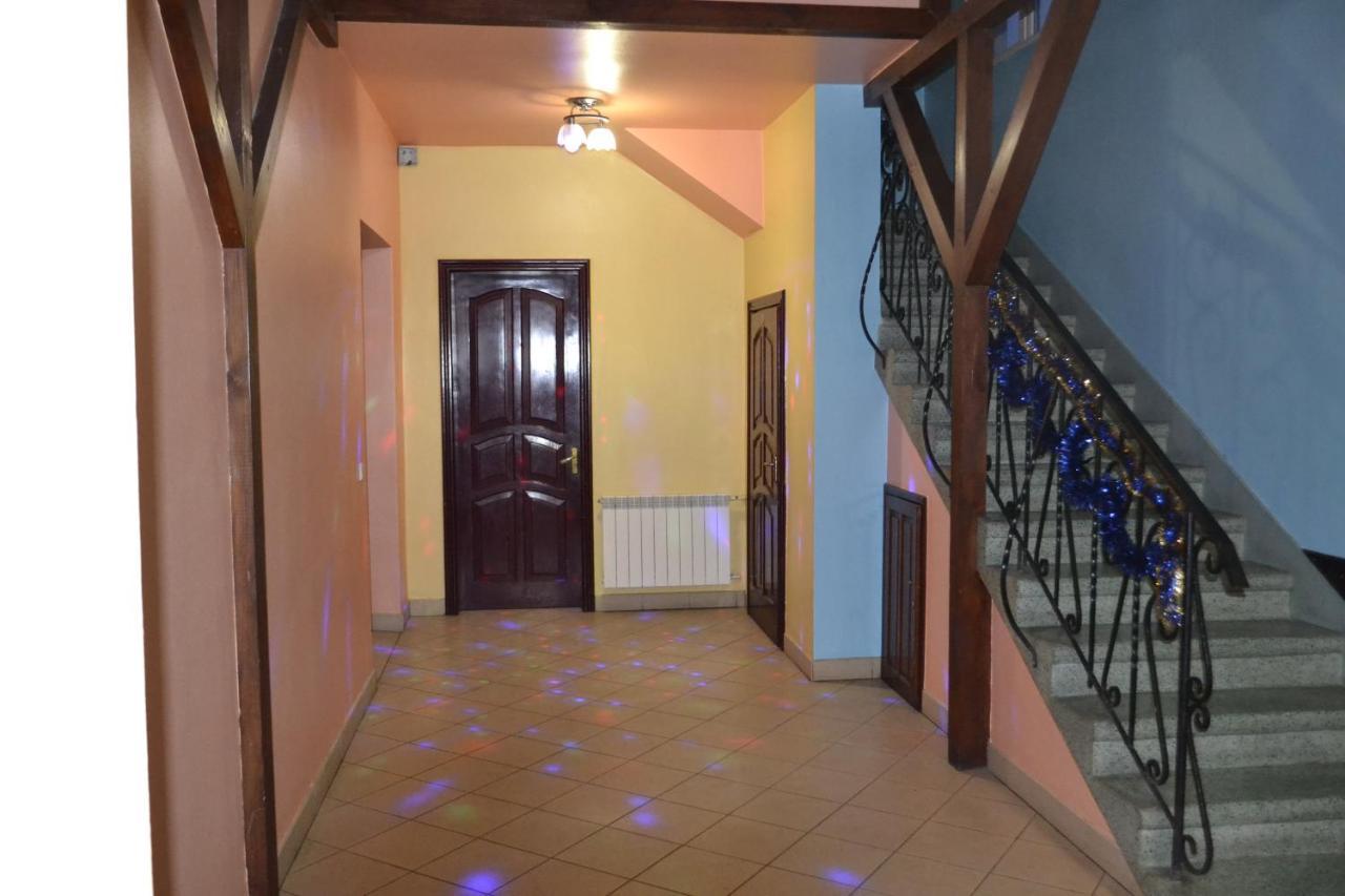 Hotel Rava-Ruska Extérieur photo