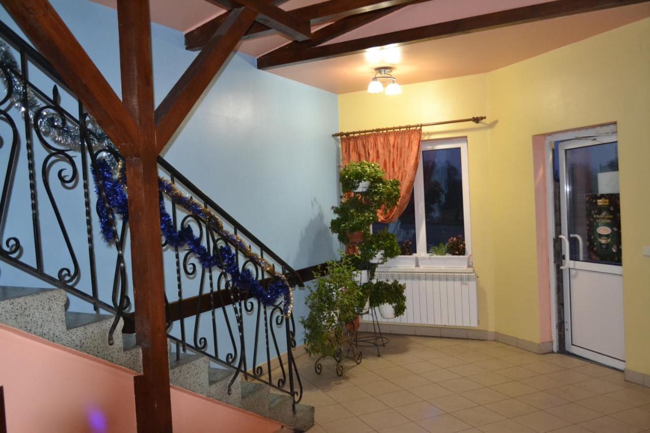 Hotel Rava-Ruska Extérieur photo